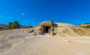 Exterior Dolmen de Menga